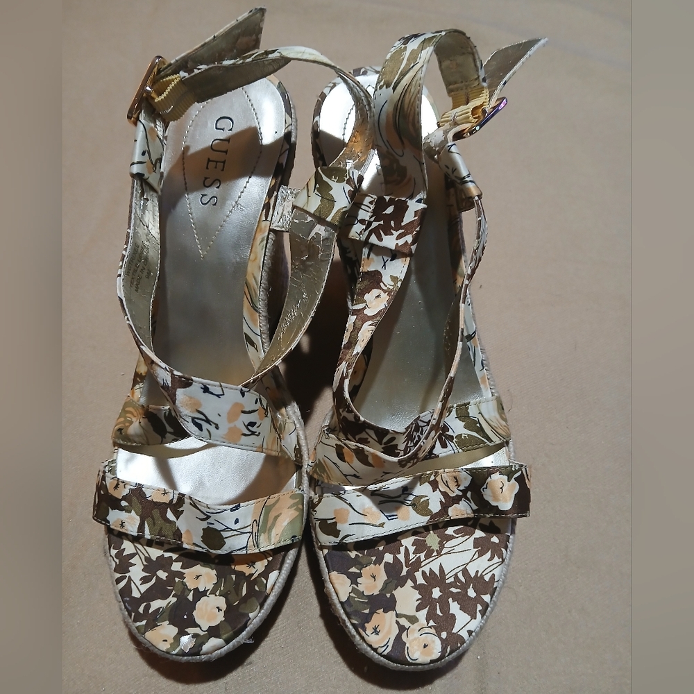 GUESS Floral Women's Tweed Wedges - Brown and Cream VGC Size 9